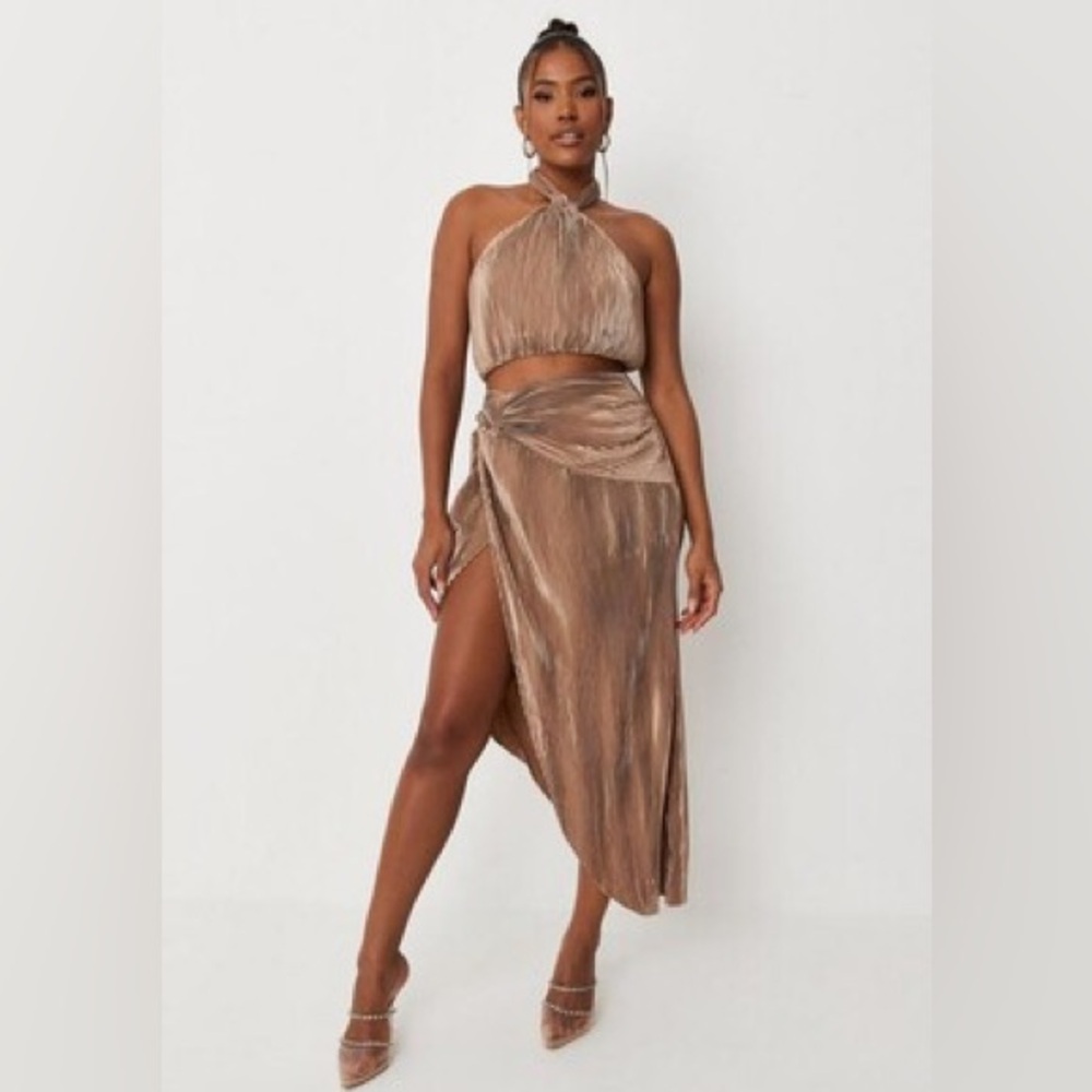 Missguided x Carli Bybel Halter Top (6)